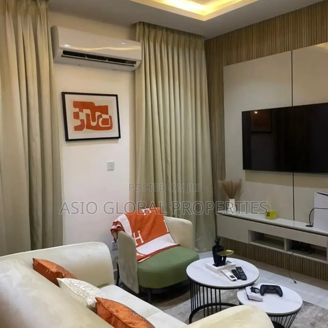 Cozy 1-Bedroom Apartment With Balcony/Ps5/Pool/Gym in Lekki Phase 1 in Lekki Phase 1
