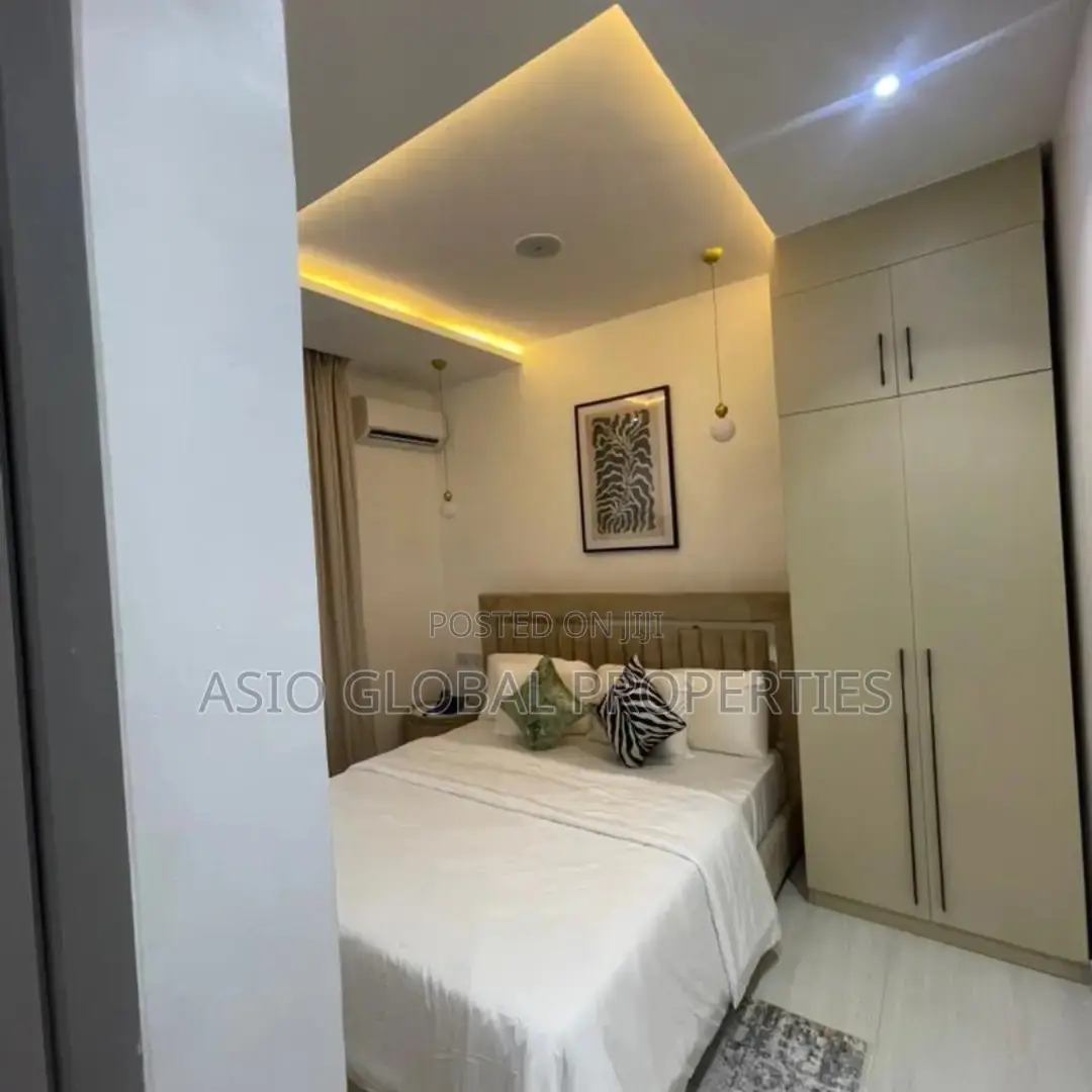 Cozy 1-Bedroom Apartment With Balcony/Ps5/Pool/Gym in Lekki Phase 1 in Lekki Phase 1