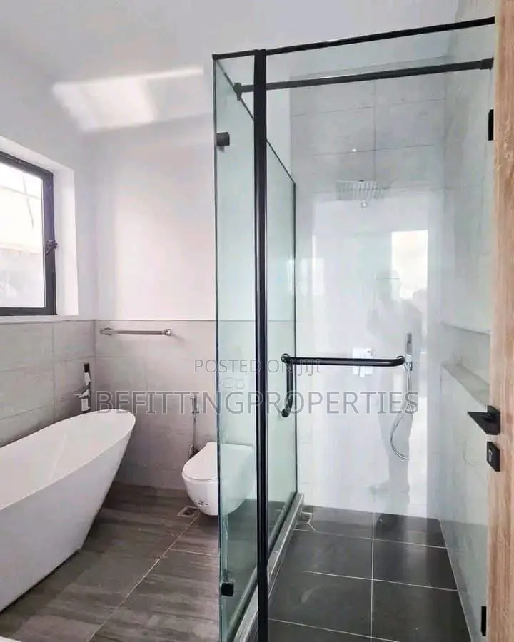 4bdrm Duplex in Lekki Phase 1 for sale in Lekki Phase 1