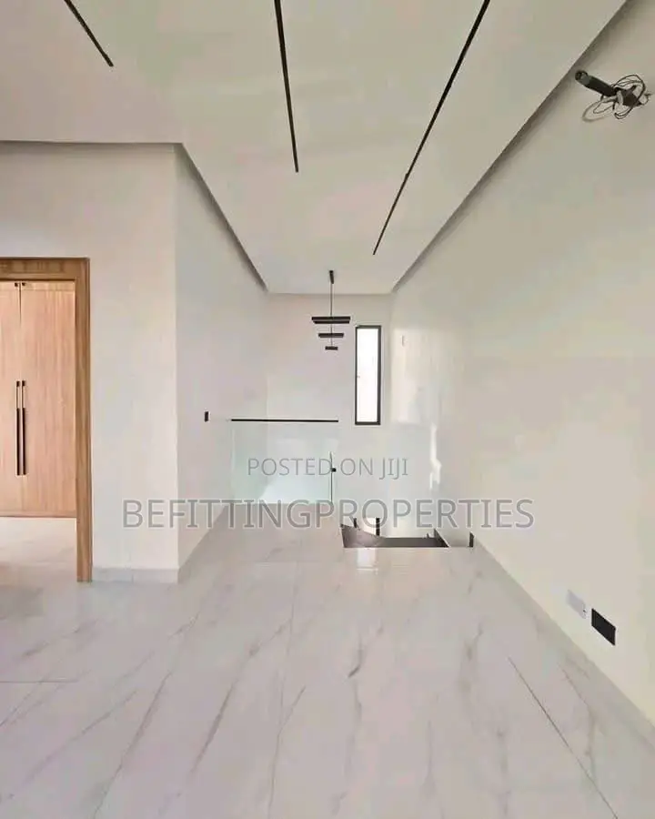 4bdrm Duplex in Lekki Phase 1 for sale in Lekki Phase 1