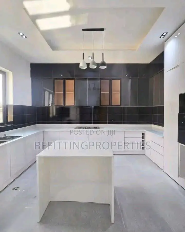 4bdrm Duplex in Lekki Phase 1 for sale in Lekki Phase 1