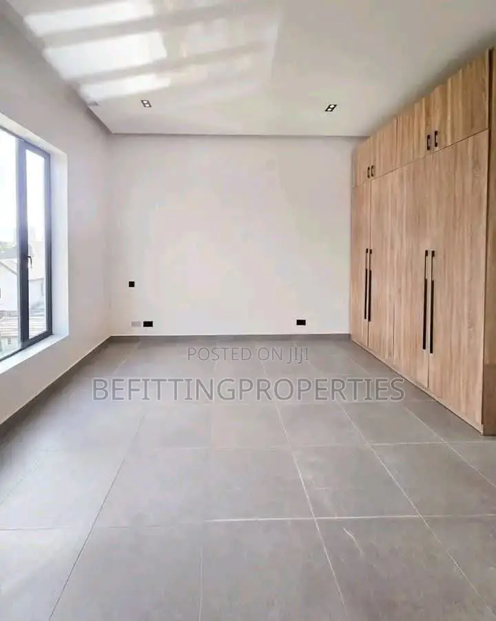4bdrm Duplex in Lekki Phase 1 for sale in Lekki Phase 1
