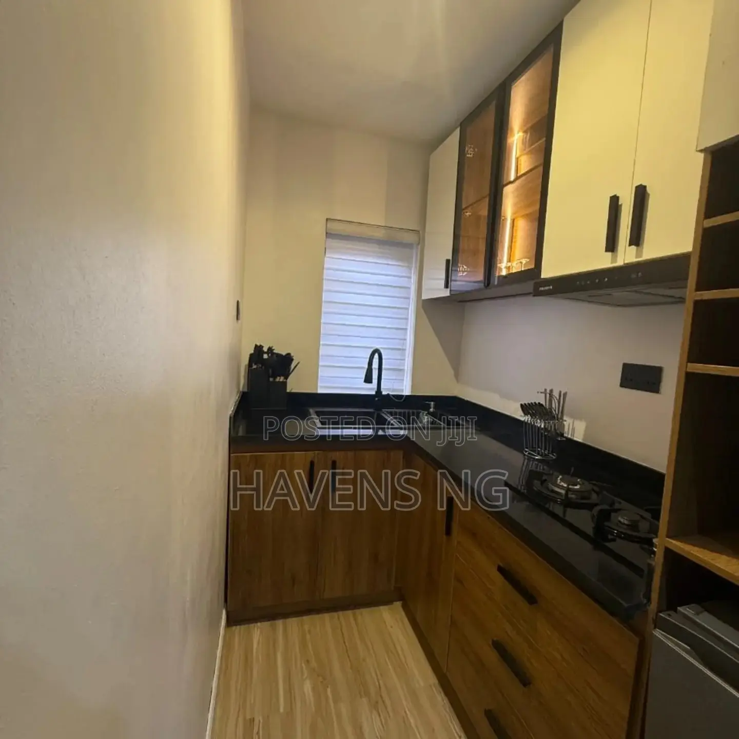 Luxury 1-Bedroom Apartment in Onike, Yaba in Onike