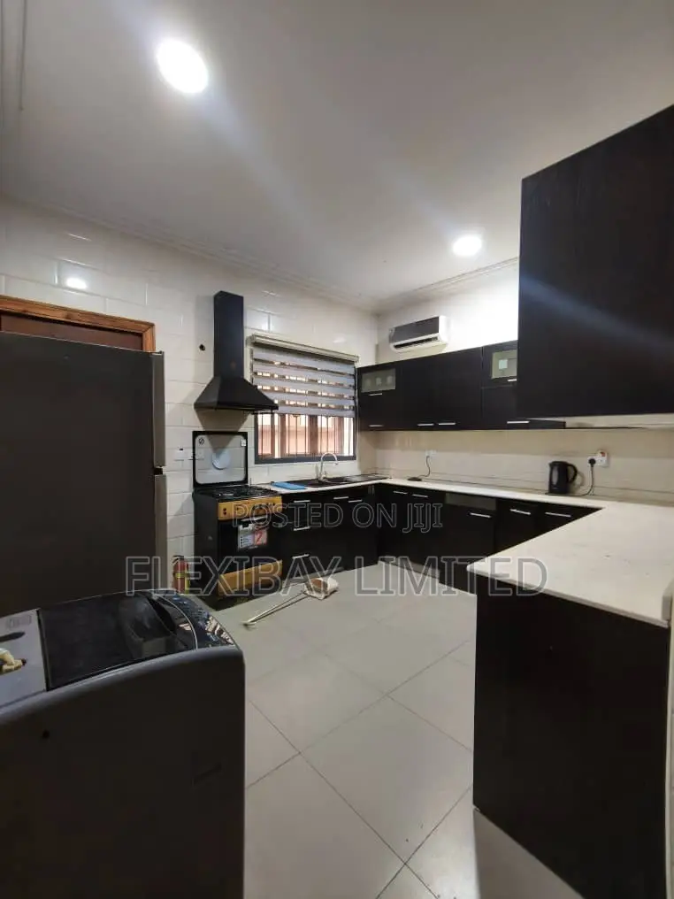3bdrm Townhouse / Terrace in Lekki Phase 1 for rent in Lekki Phase 1