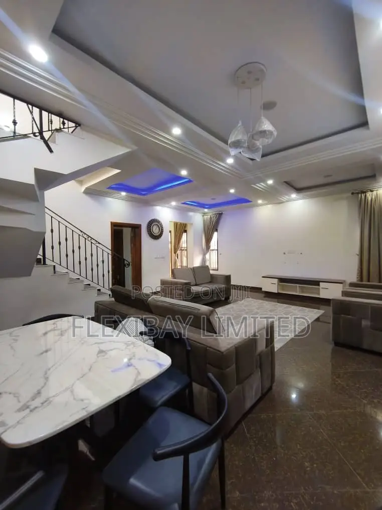 3bdrm Townhouse / Terrace in Lekki Phase 1 for rent in Lekki Phase 1