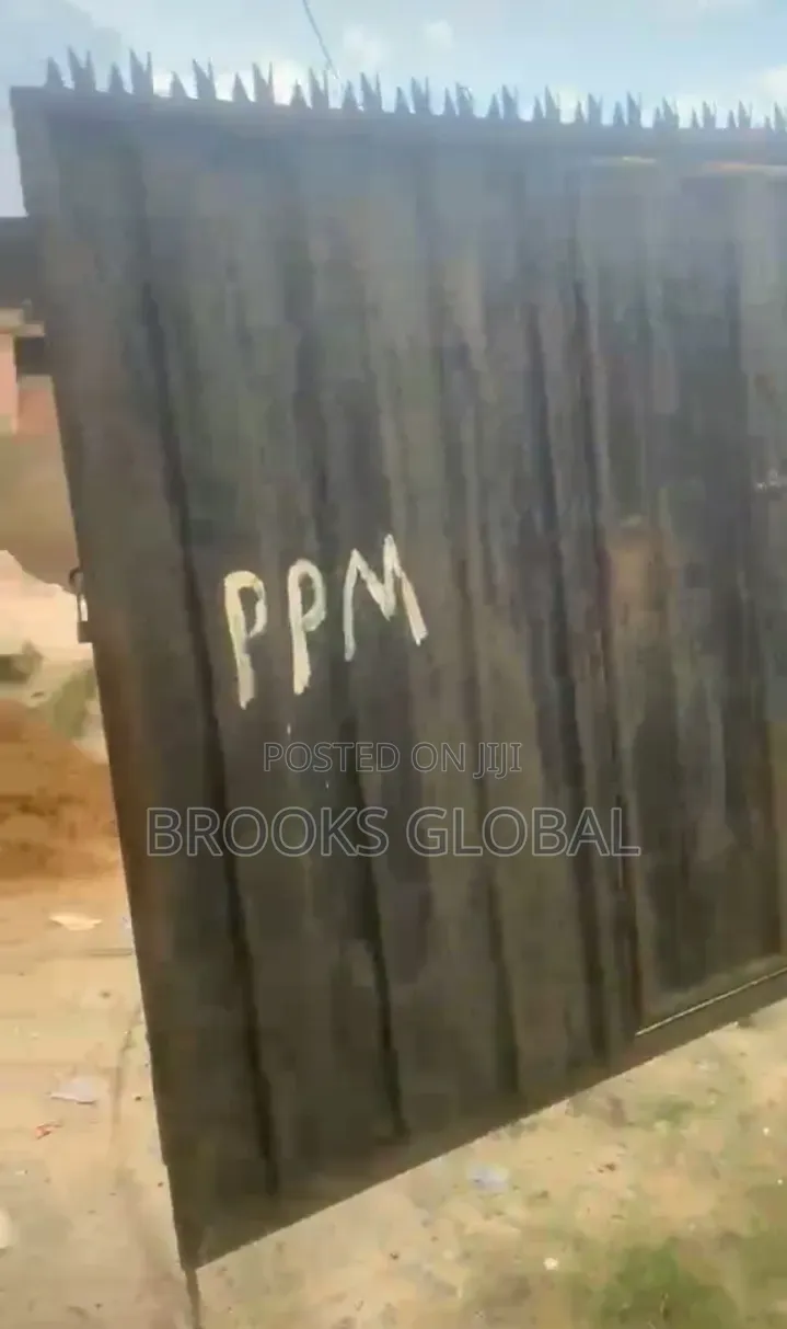 6bdrm Bungalow in Warri for sale in Warri