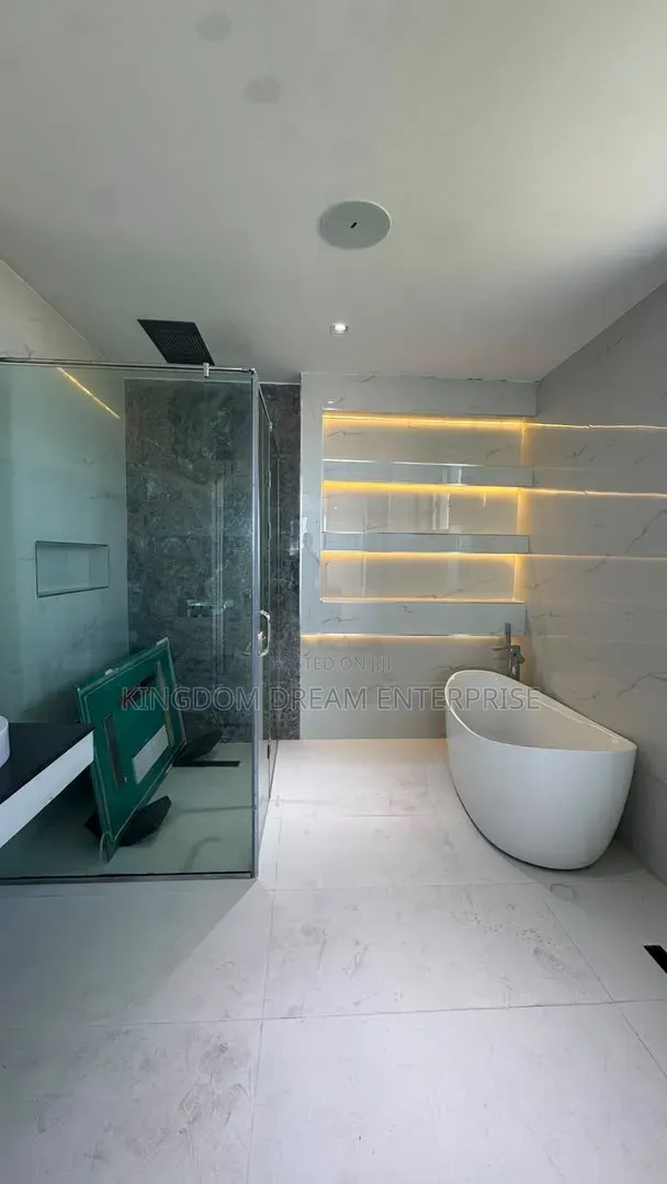 5bdrm Duplex in Cowrie Creek Estate for rent in Ikate