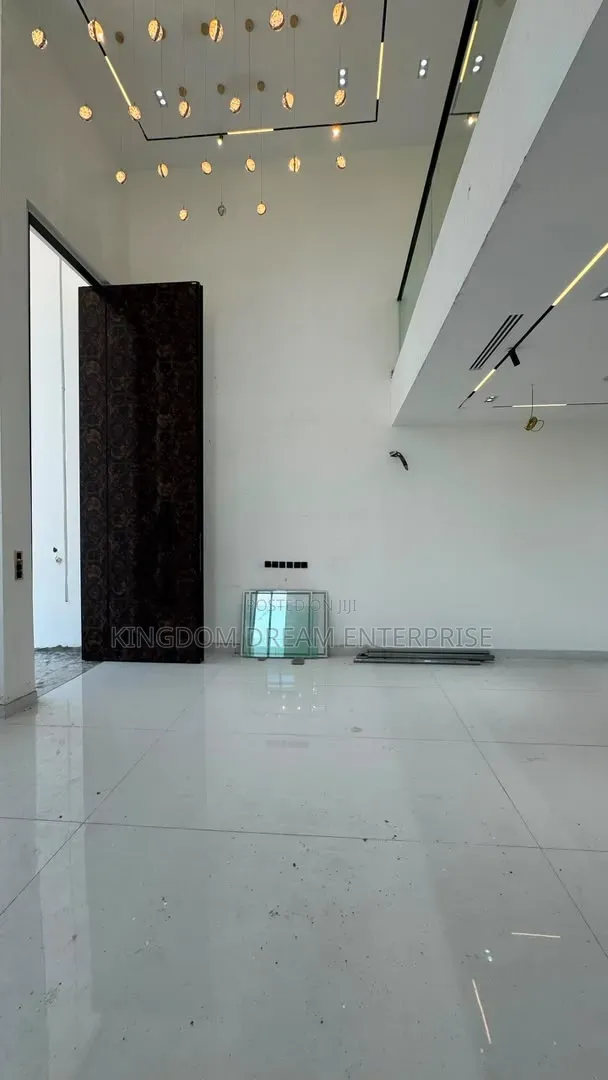 5bdrm Duplex in Cowrie Creek Estate for rent in Ikate