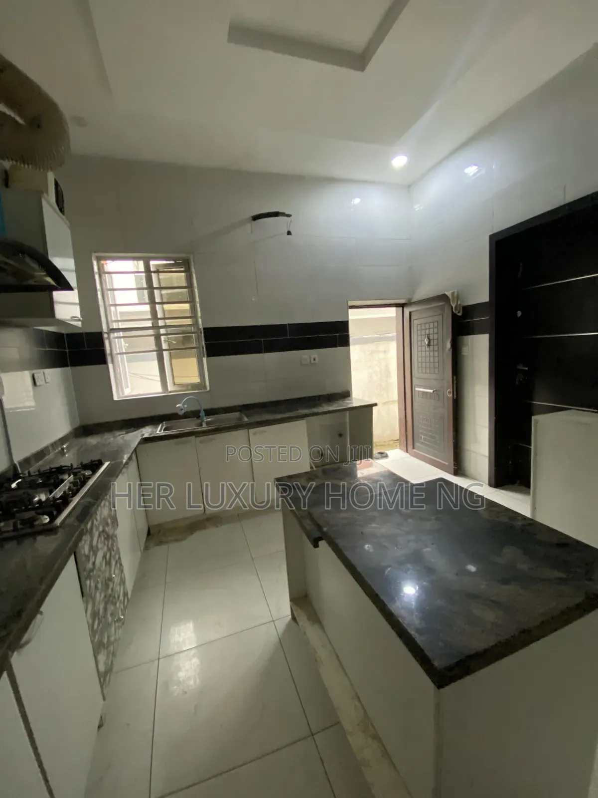 1bdrm Shared Apartment in Erims Place, Lekki Expressway for rent in Lekki Expressway