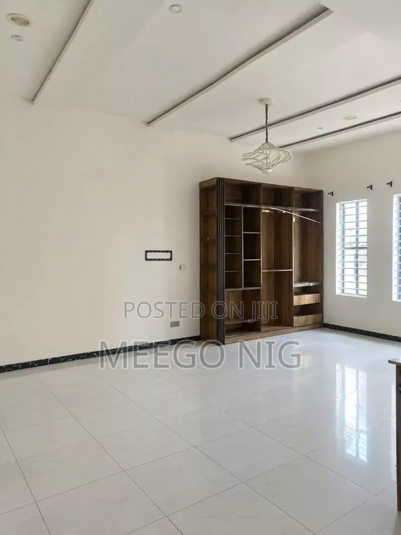 Studio Apartment in Ikota Villa Estate for rent in Ikota