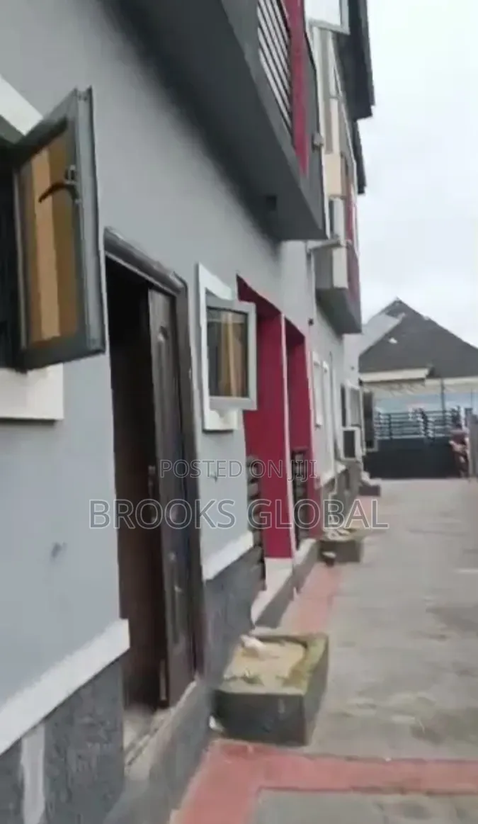 1bdrm Block of Flats in Warri for sale in Warri