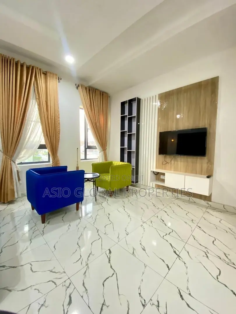 Waterfront 5-Bedroom With Duplex /Snooker /Game Room in Lekki Phase 1 in Lekki Phase 1
