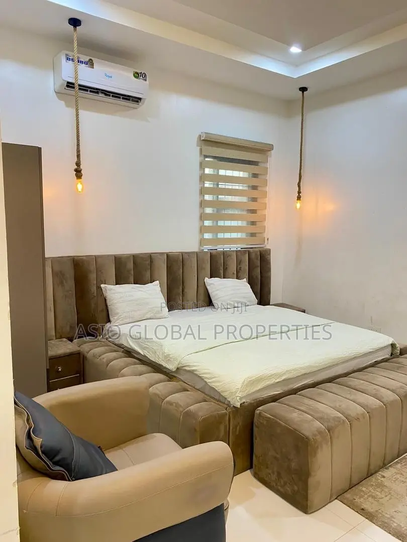 Waterfront 5-Bedroom With Duplex /Snooker /Game Room in Lekki Phase 1 in Lekki Phase 1