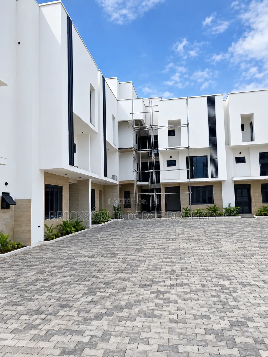 4bdrm Duplex in Kado for sale in Kado