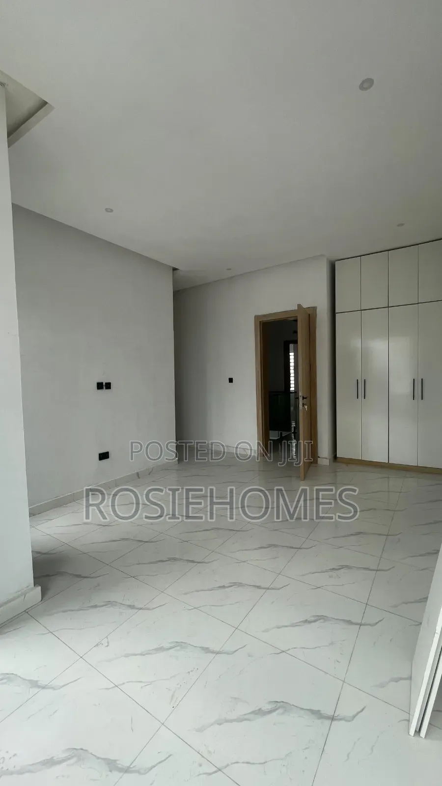 4bdrm Duplex in Ikota Gra for sale in Ikota