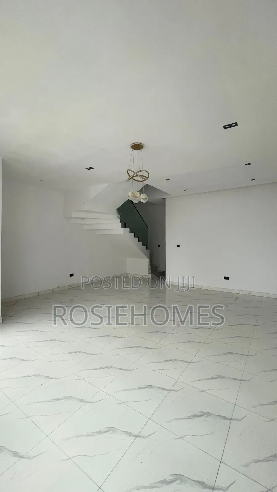 4bdrm Duplex in Ikota Gra for sale in Ikota
