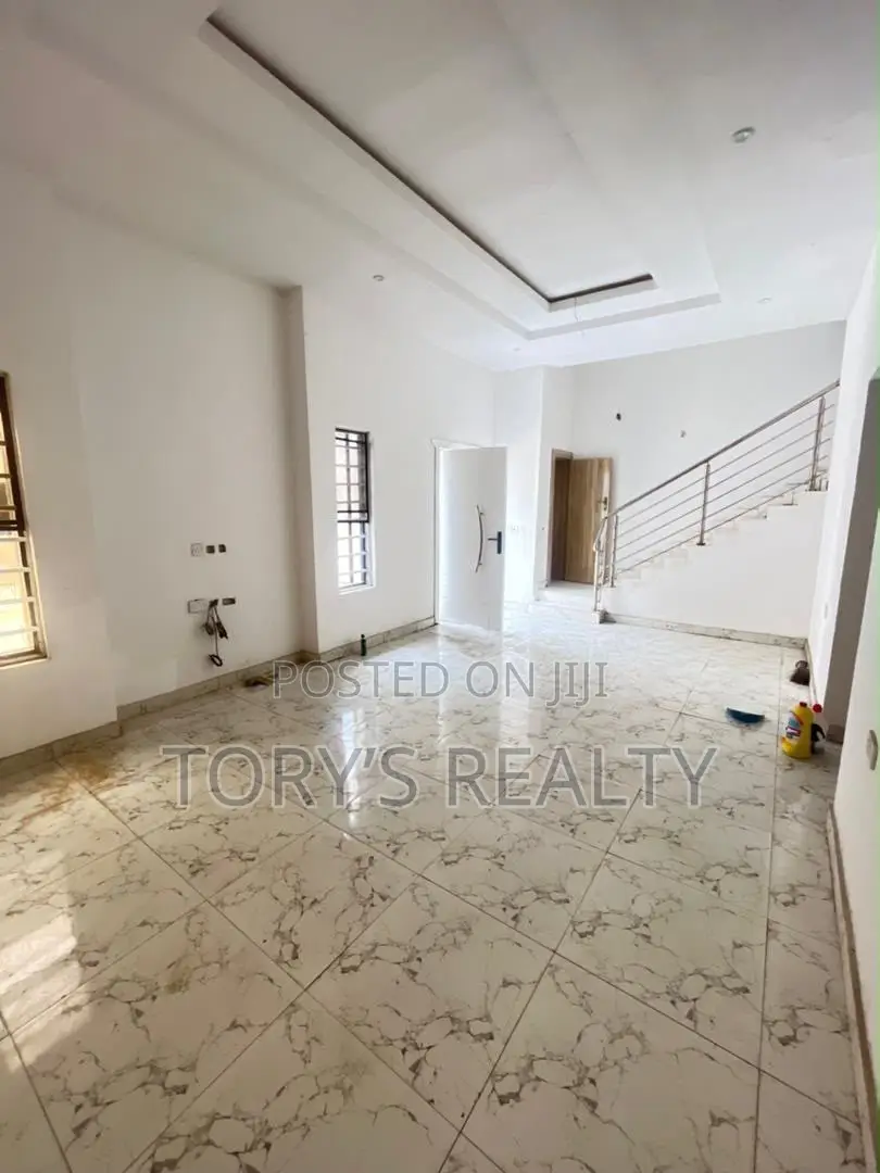 4bdrm Duplex in Lekki Phase 2 for rent in Lekki Phase 2