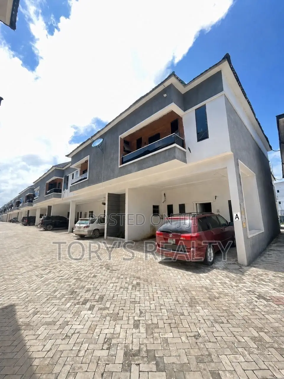 4bdrm Duplex in Lekki Phase 2 for rent in Lekki Phase 2