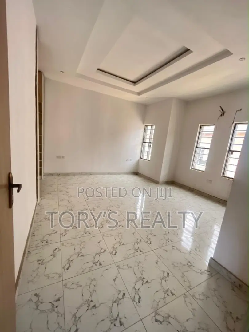 4bdrm Duplex in Lekki Phase 2 for rent in Lekki Phase 2