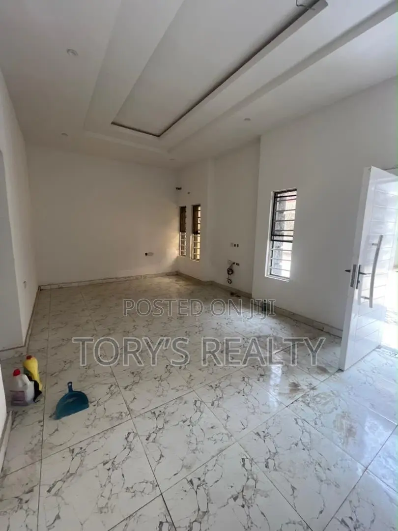 4bdrm Duplex in Lekki Phase 2 for rent in Lekki Phase 2