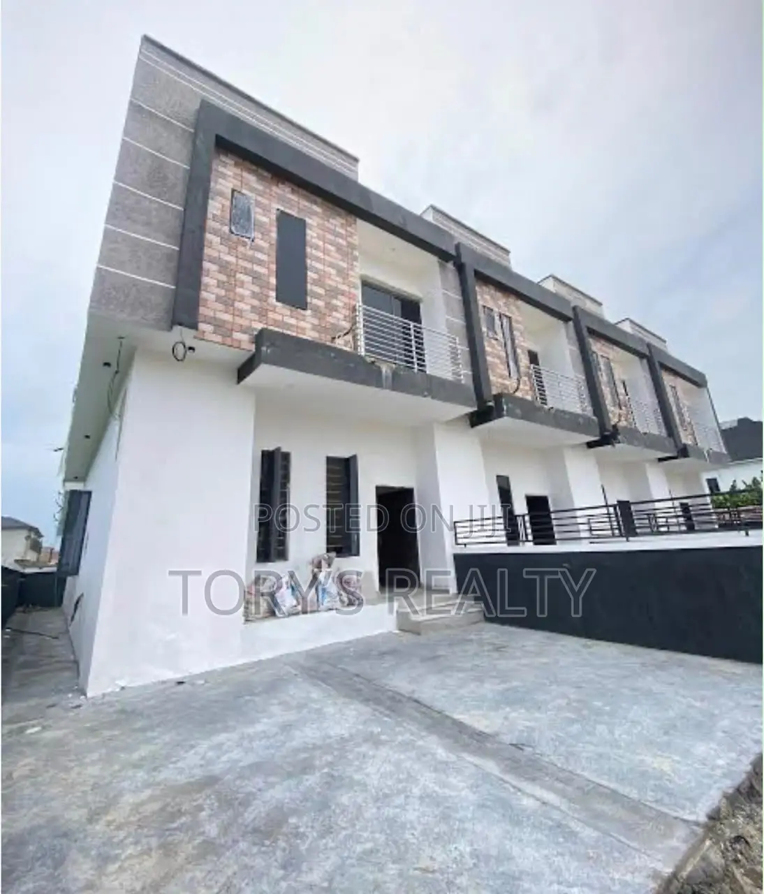 2bdrm Townhouse/Terrace in Abraham Adesanya Estate for sale in Abraham Adesanya Estate