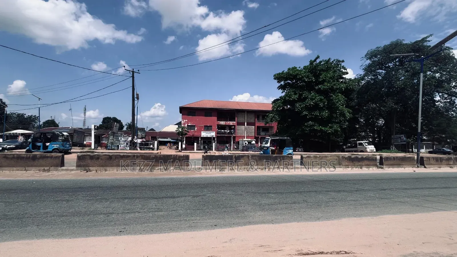 For Sale : 4 No's 3 Bedr Flat , 10 Shops and 2 Warehouses in Oshimili South
