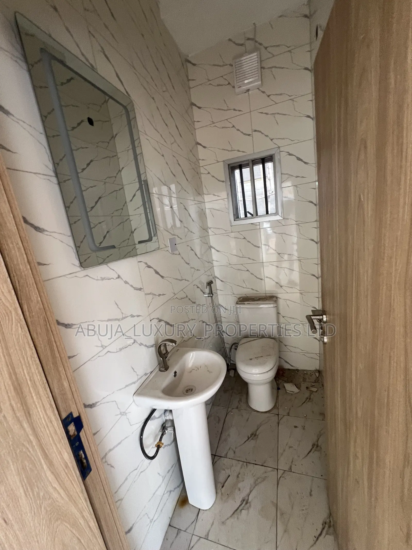Shop Office for Rent at Gwarimpa 6th Avenue in Gwarinpa