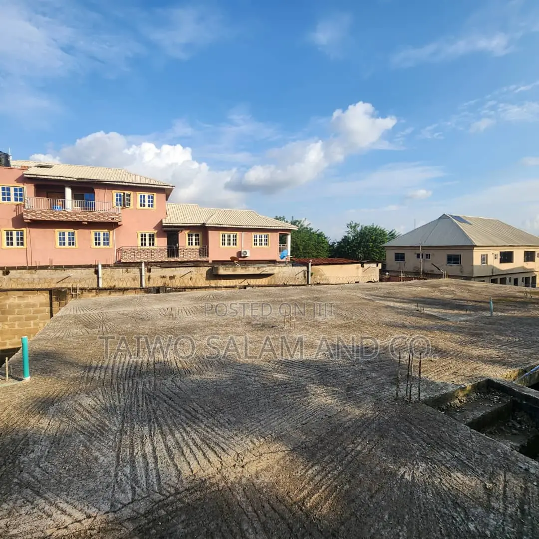 4bdrm Duplex in Jericho for sale in Jericho