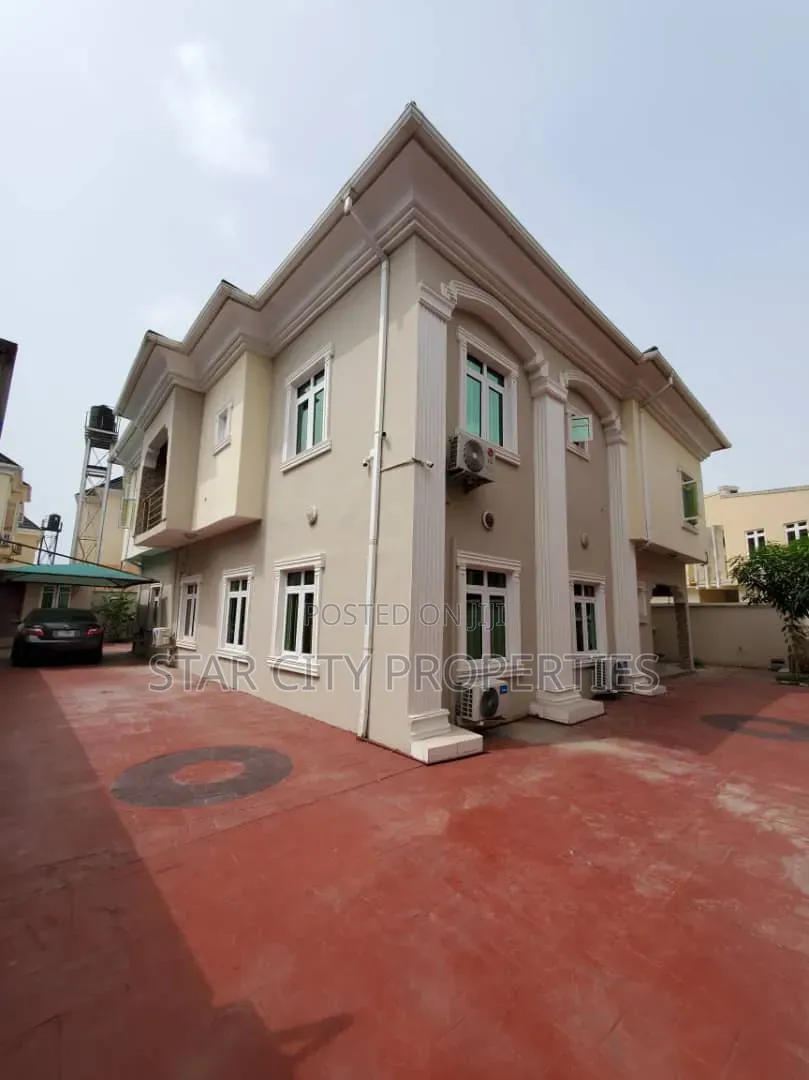 5bdrm House in Ikota Lekki for sale in Ikota