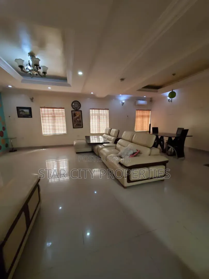 5bdrm House in Ikota Lekki for sale in Ikota
