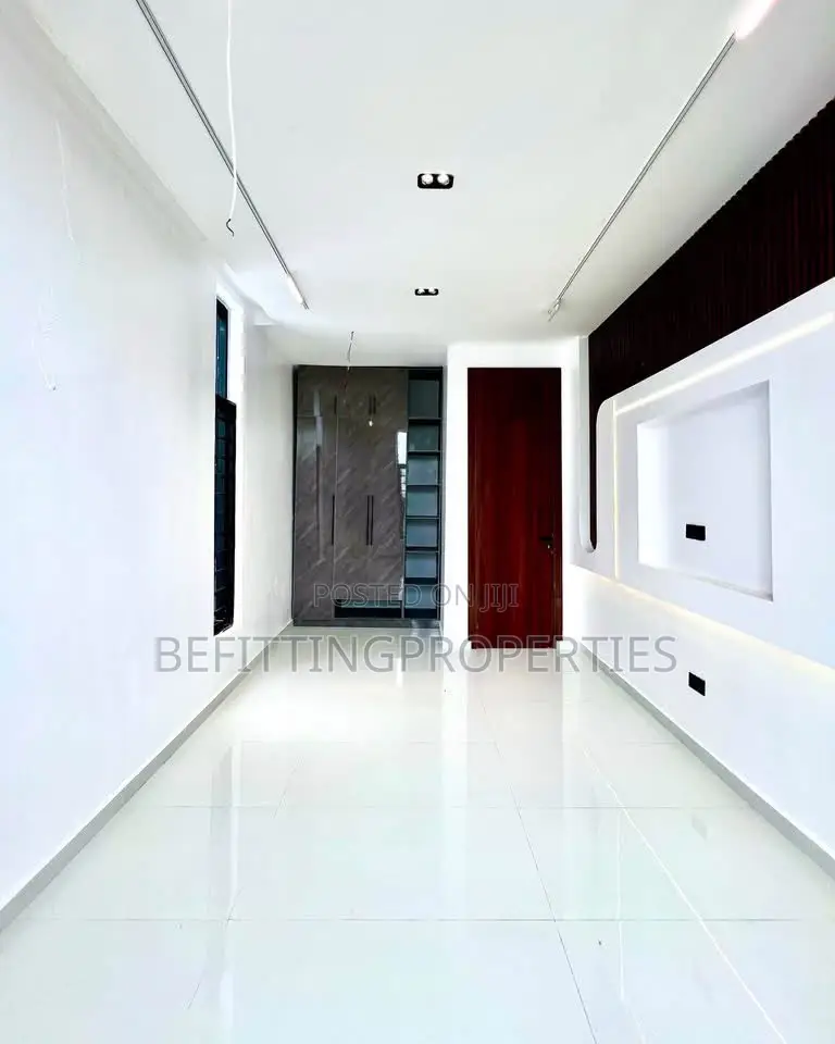 5bdrm Duplex in Lekki for sale in Lekki