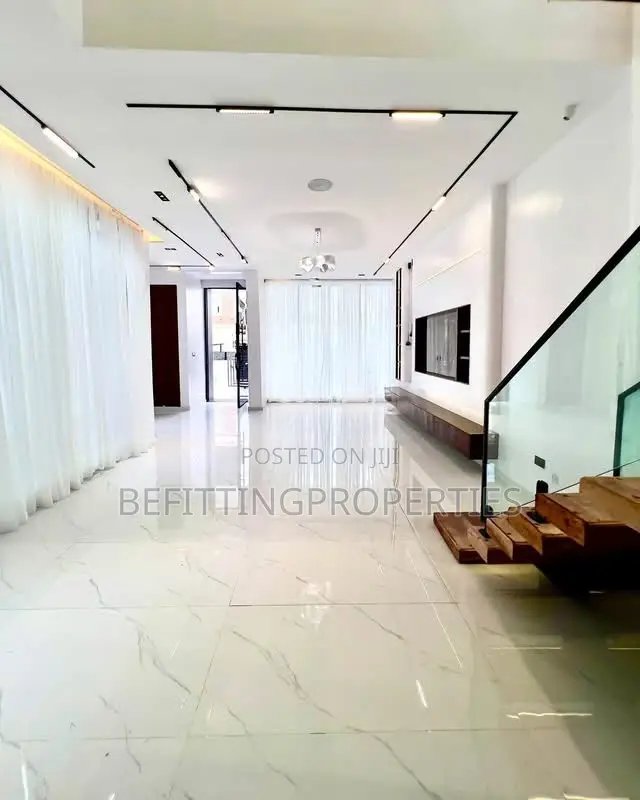 5bdrm Duplex in Lekki for sale in Lekki