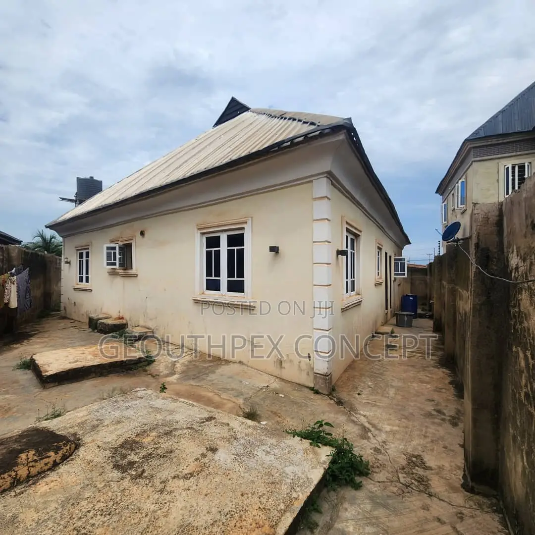 2bdrm Block of Flats in Akobo for sale in Akobo