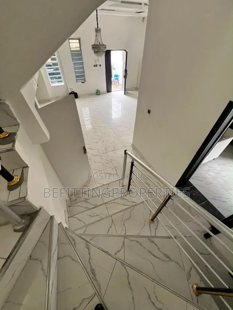 4bdrm Duplex in Ikota for sale in Ikota