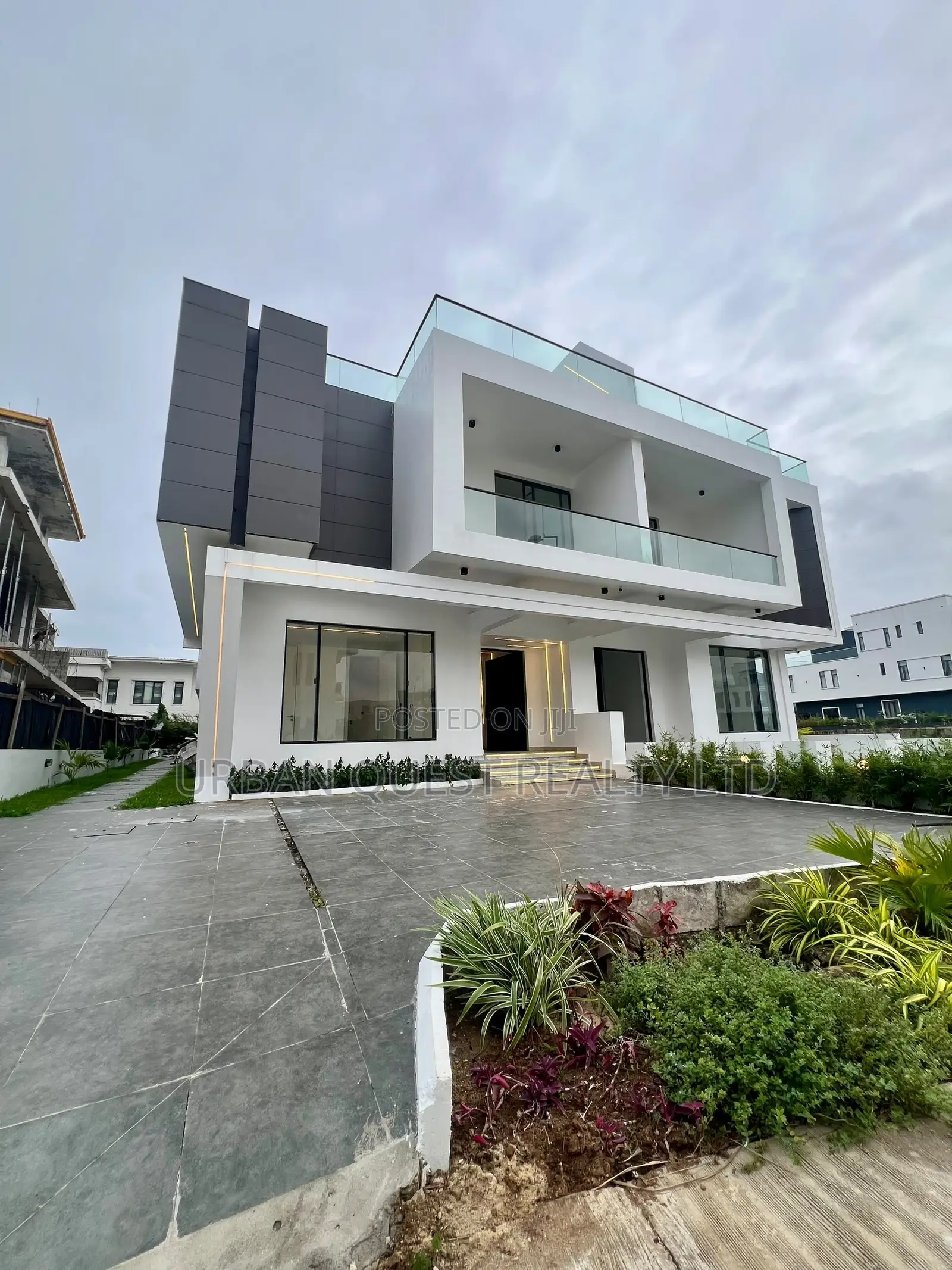 5bdrm Duplex in Ikate Lekki for sale in Ikate