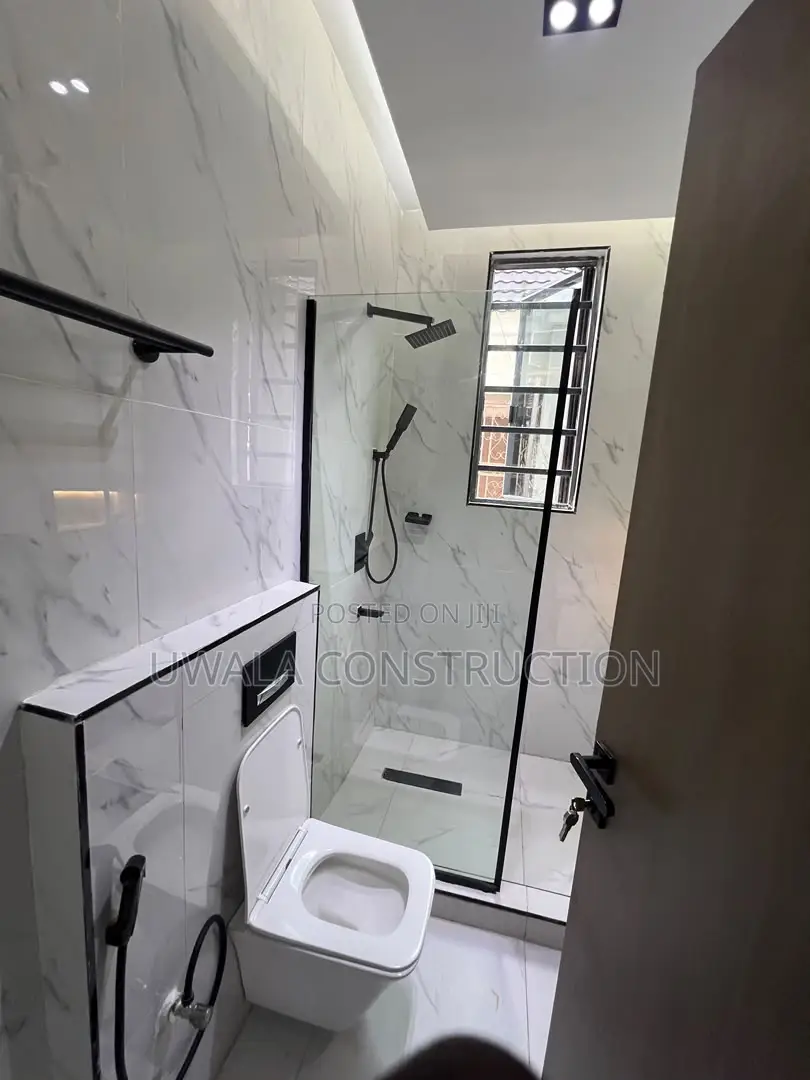 6bdrm Duplex in Apo Resettlement for sale in Apo Resettlement