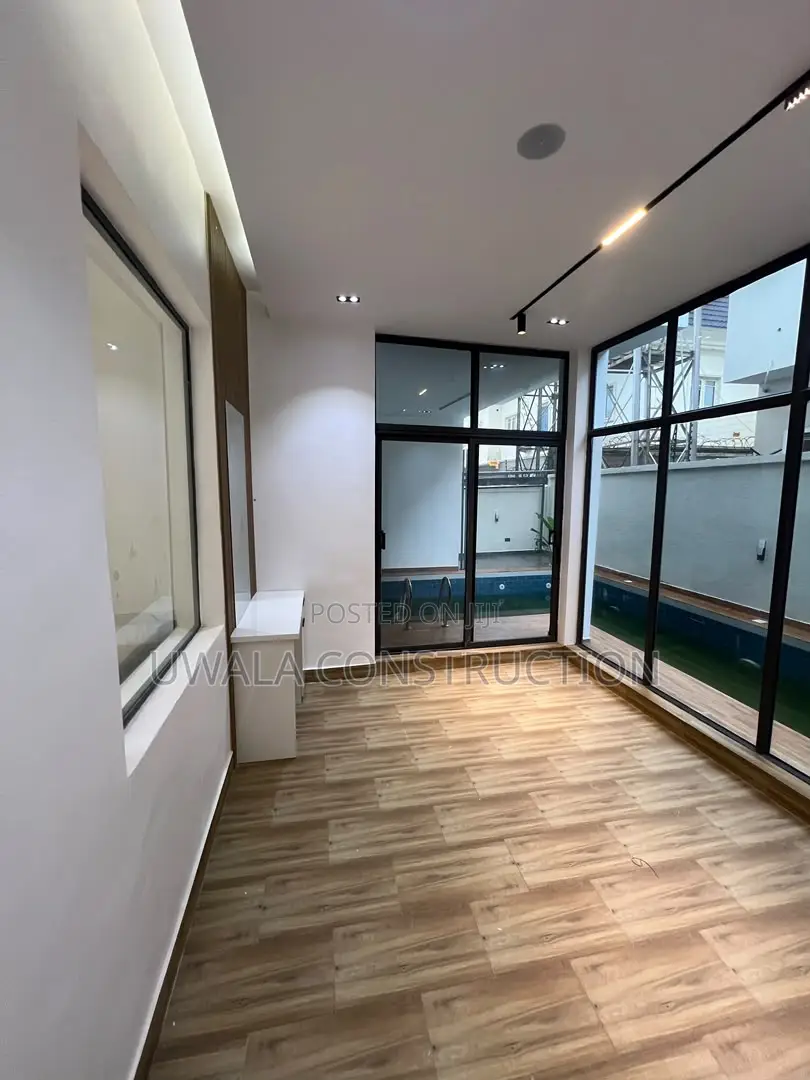 6bdrm Duplex in Apo Resettlement for sale in Apo Resettlement