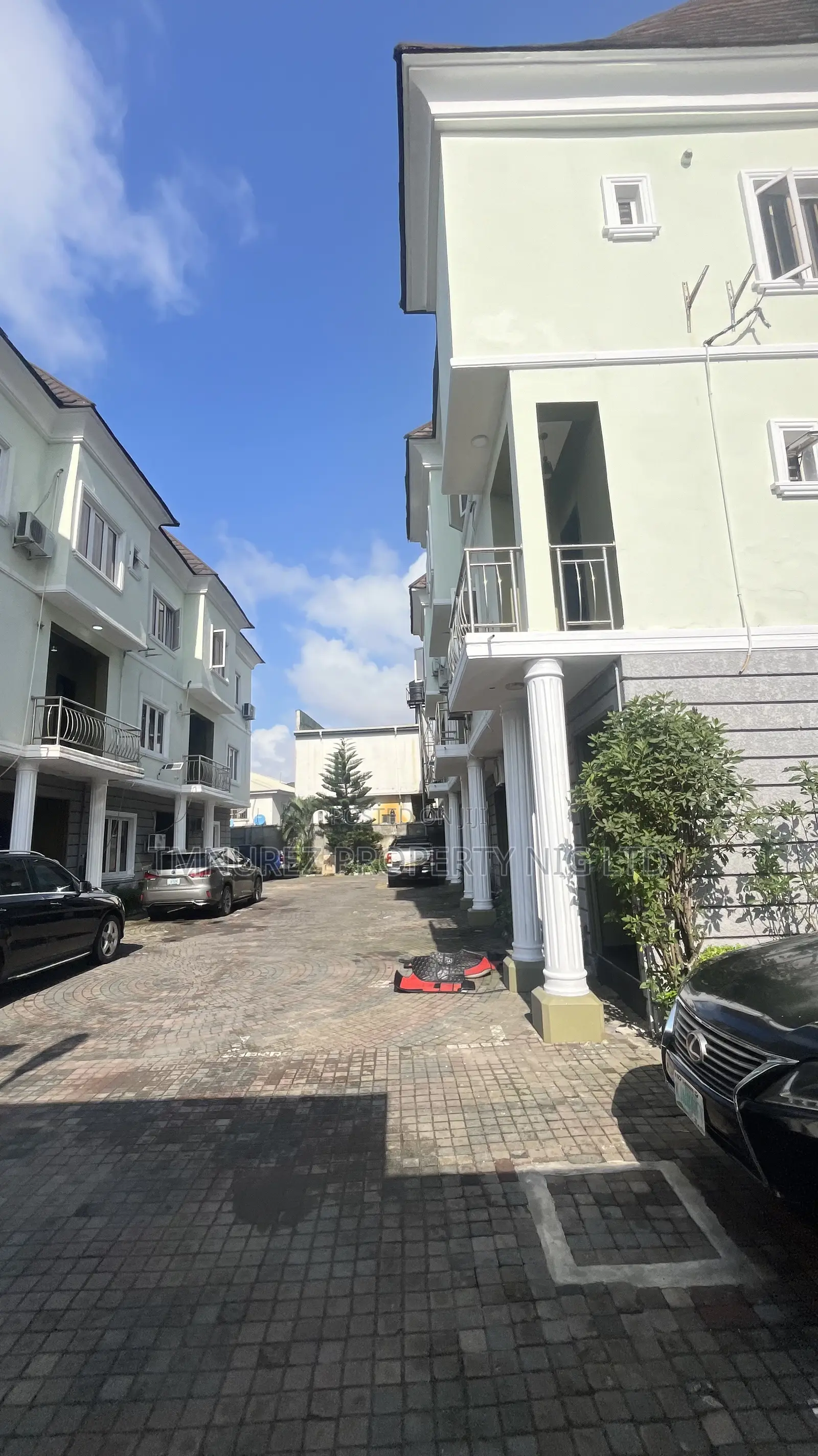 4bdrm Maisonette in Good Location, Osapa london for rent in Osapa london