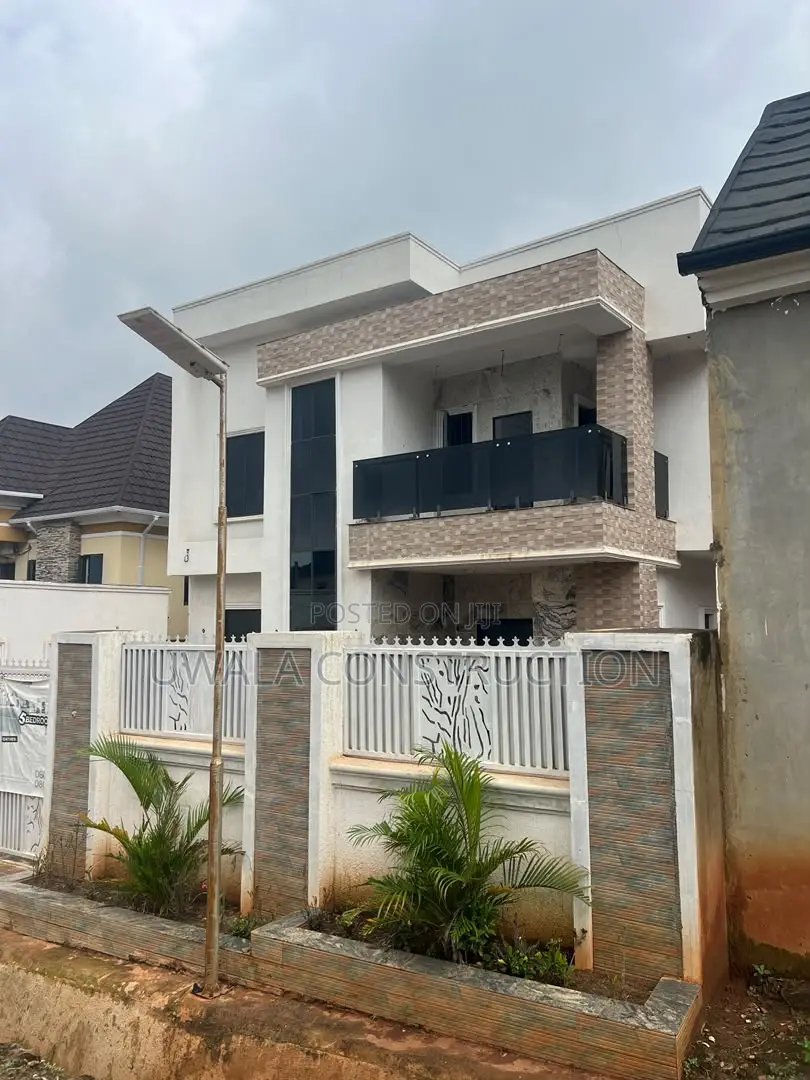 4bdrm Duplex in Apo Resettlement for sale in Apo Resettlement