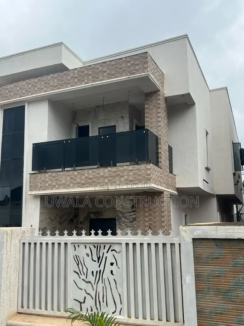 4bdrm Duplex in Apo Resettlement for sale in Apo Resettlement