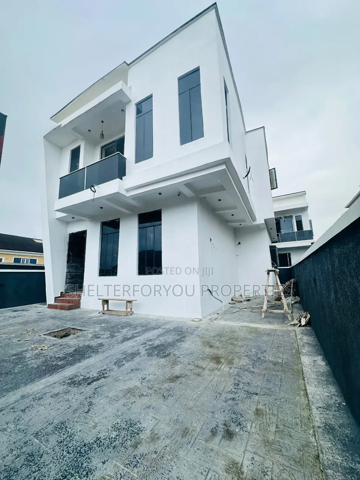 5bdrm Duplex in Lekki Expressway for sale in Lekki Expressway