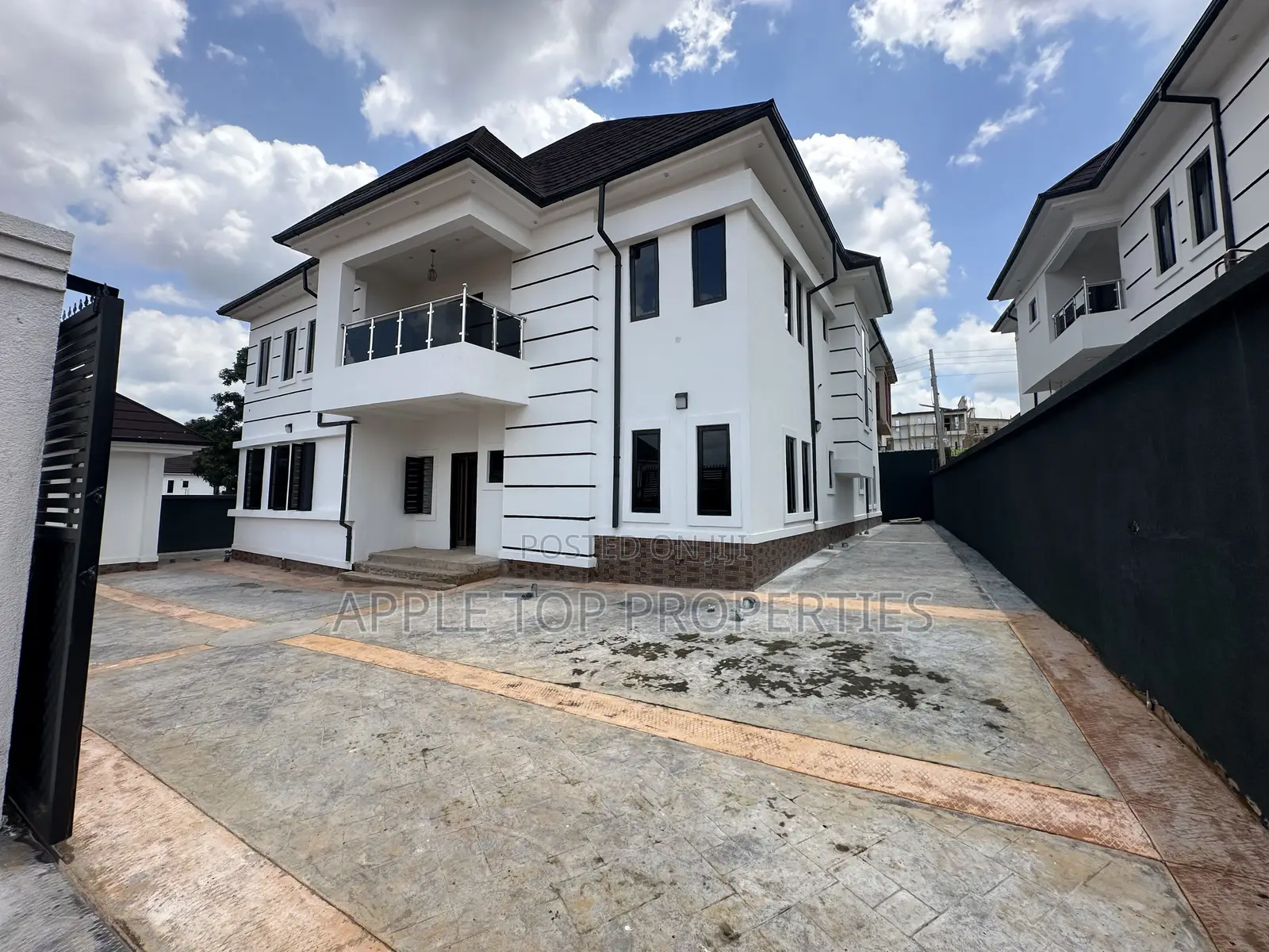 6bdrm Duplex in Heliu Estate, Enugu for sale in Enugu
