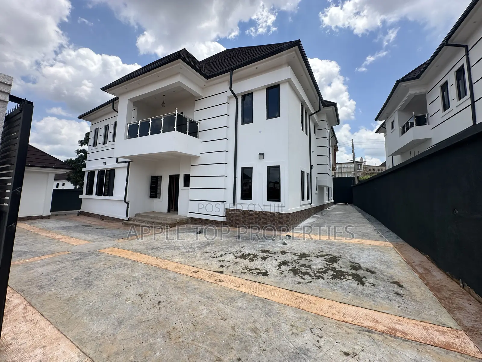 6bdrm Duplex in Heliu Estate, Enugu for sale in Enugu