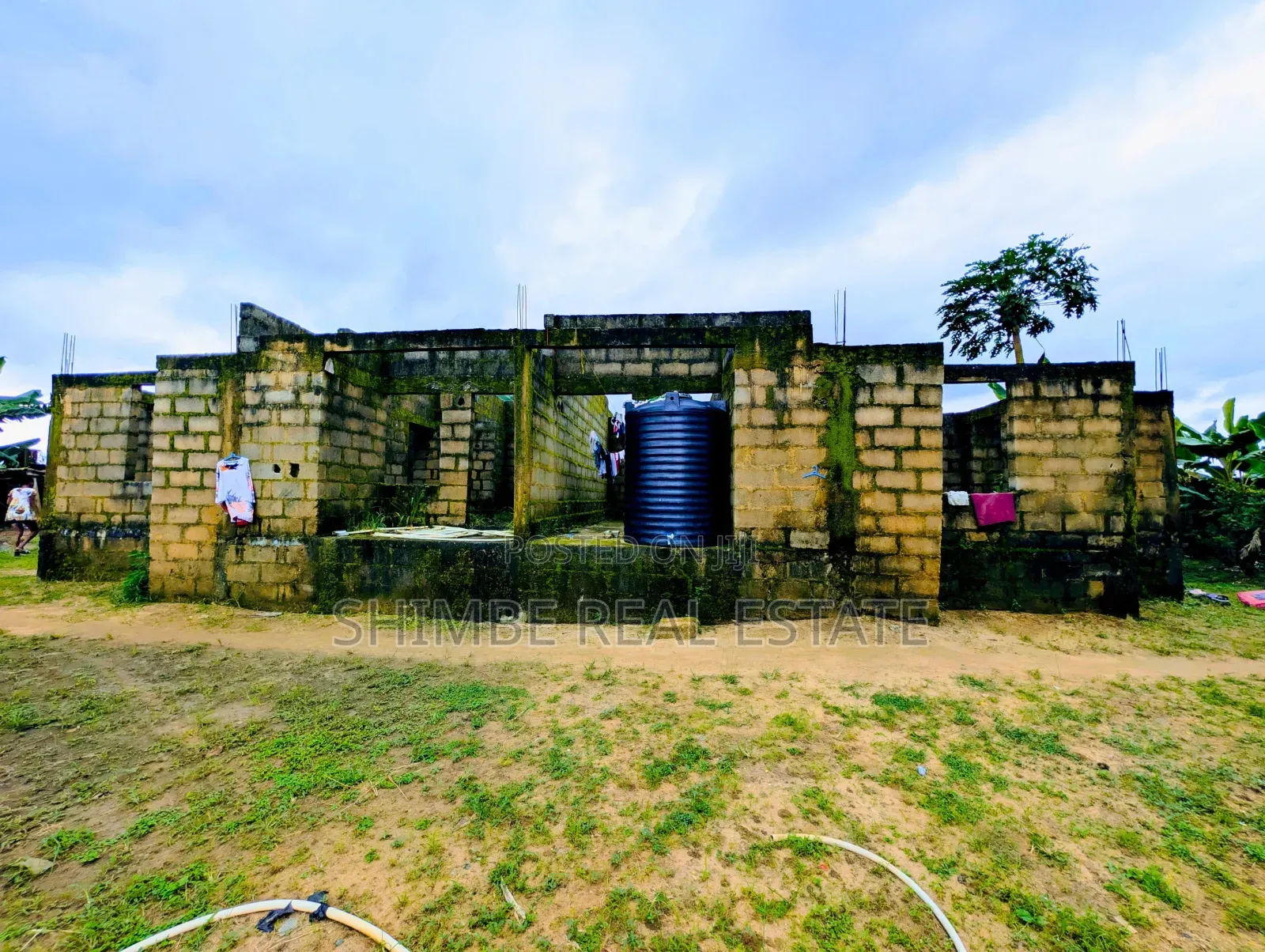 6bdrm Block of Flats in Shelter Afrique, Uyo for sale in Uyo