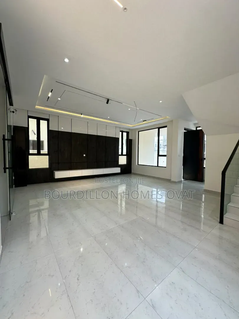 4bdrm Duplex in Orchid Lekki Lagos for sale in Lekki Expressway
