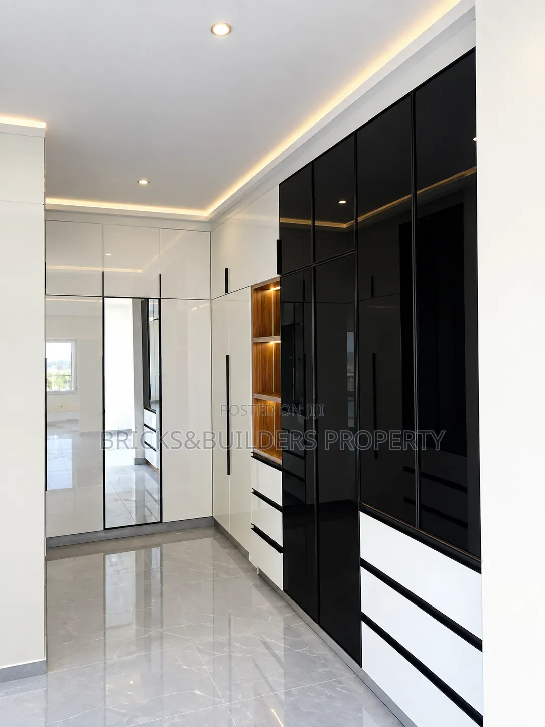Furnished 5bdrm Duplex in Kado for sale in Kado
