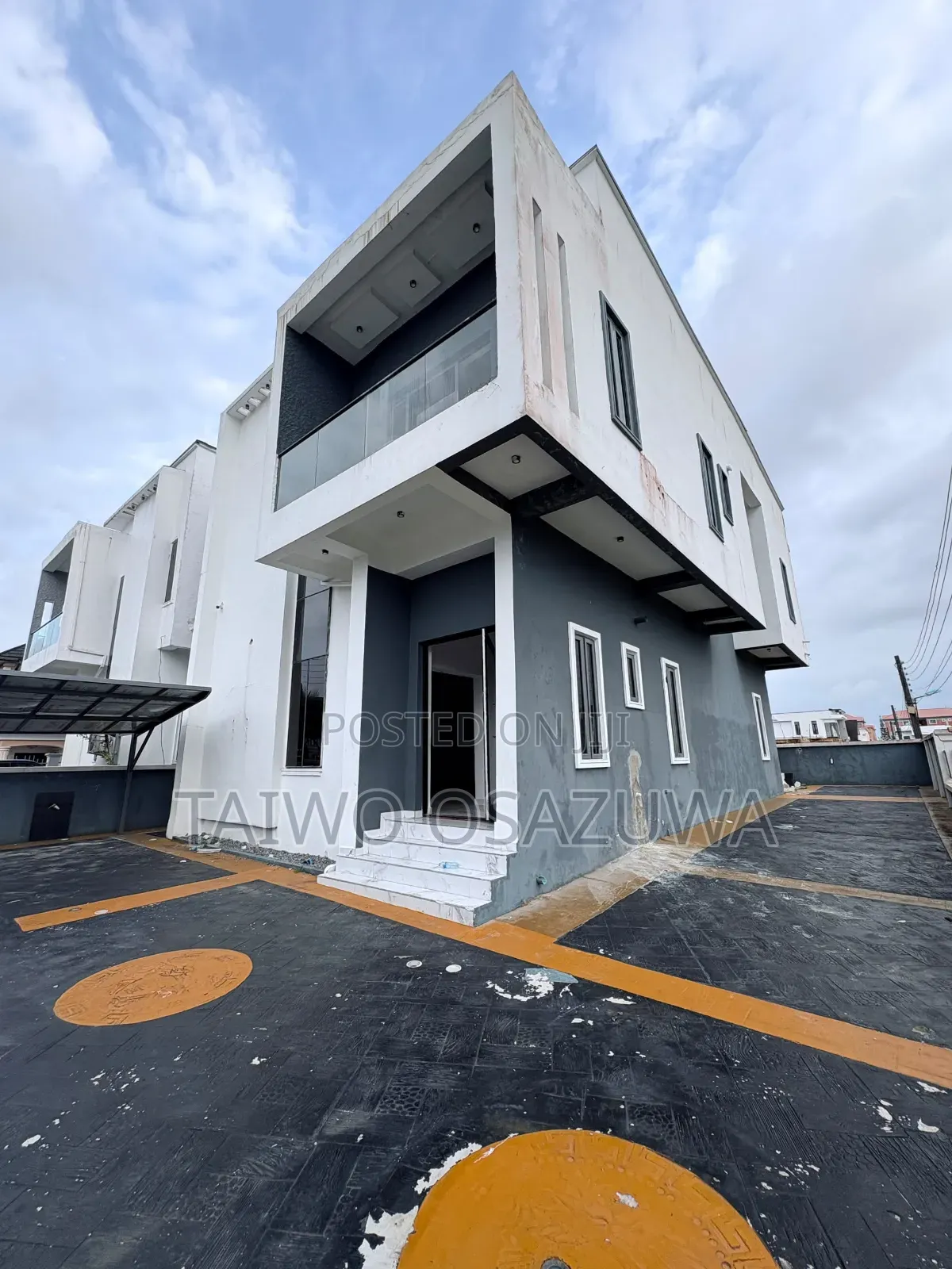 5bdrm Duplex in Monastery Road, Sangotedo for rent in Sangotedo