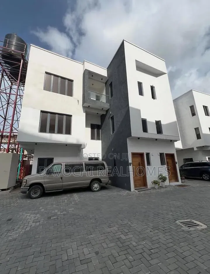 4bdrm Duplex in Lekki Phase 1 for rent in Lekki Phase 1