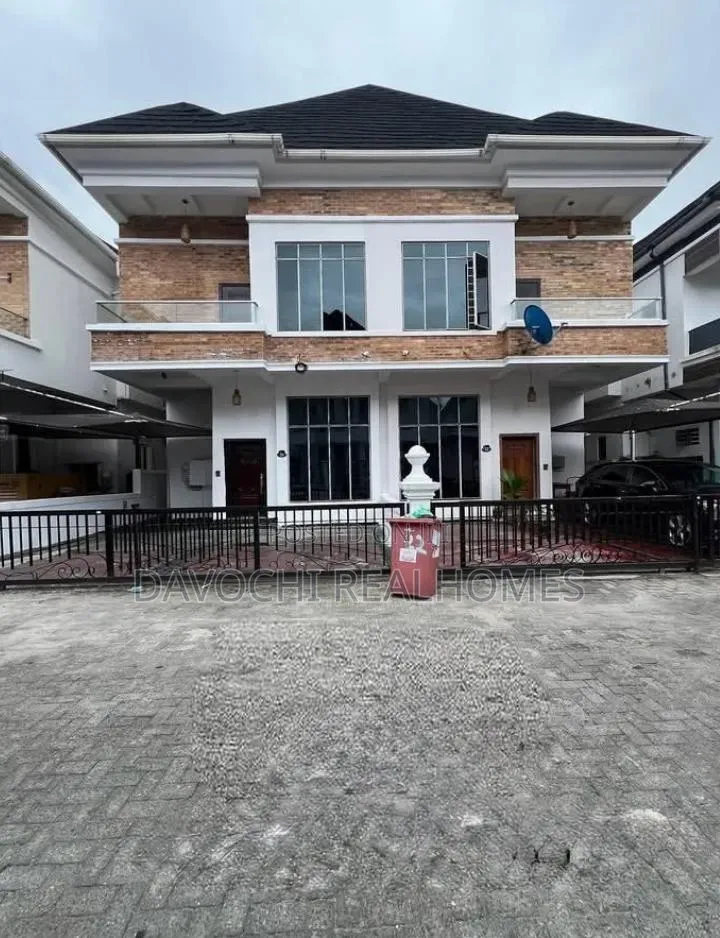 4bdrm Duplex in Chevron for rent in Chevron
