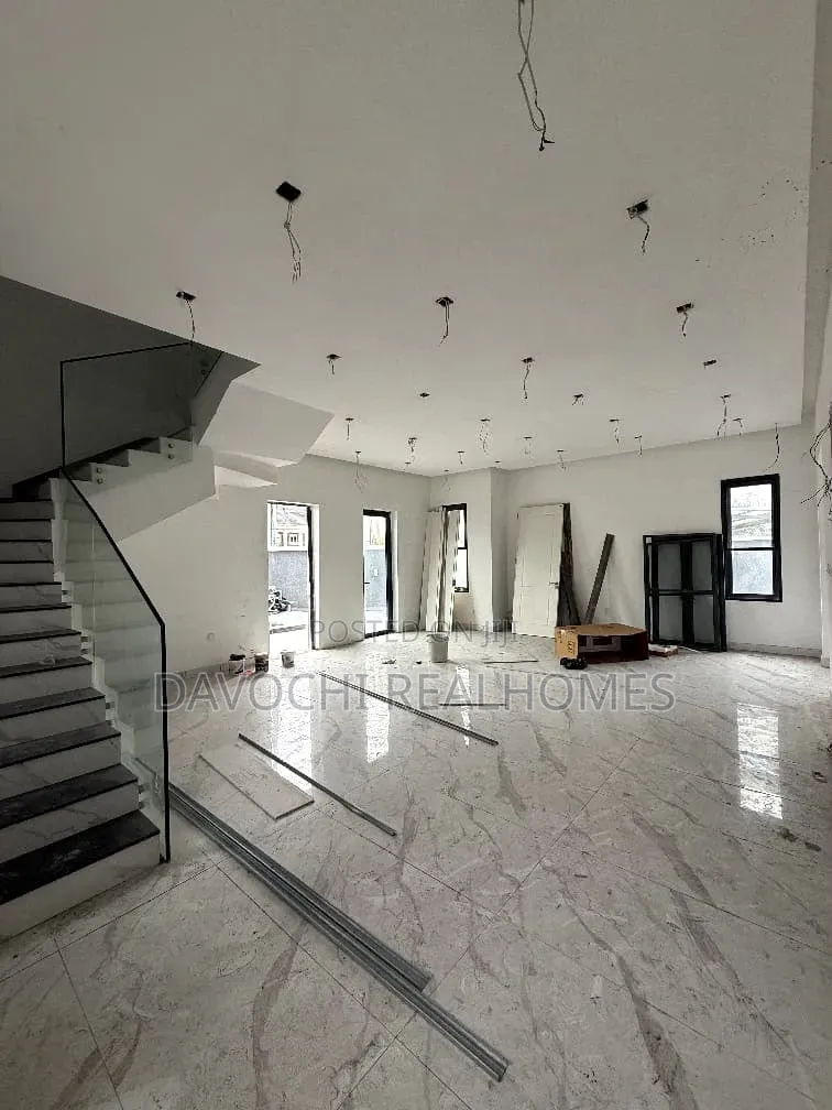 5bdrm Duplex in Lekki Phase 1 for rent in Lekki Phase 1